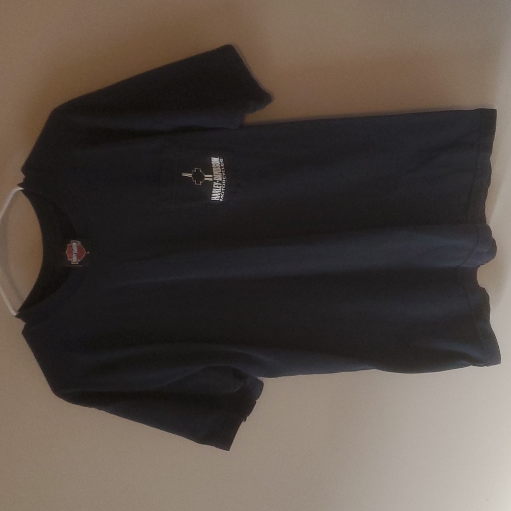 Harley Davidson tee shirt with front pocket